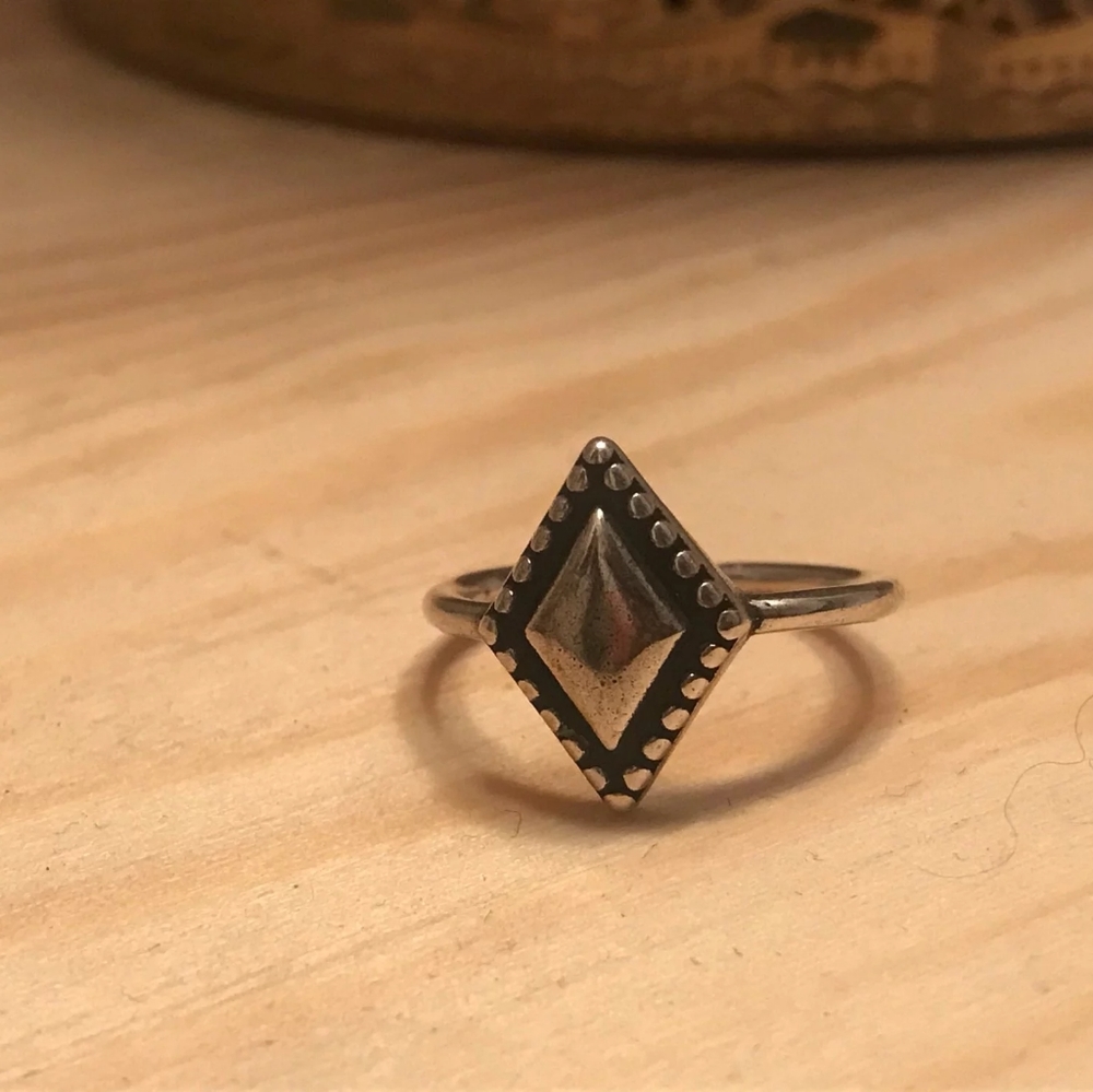 NEW Diamond Shaped Ring | 925 Sterling Silver - Picture 5 of 11